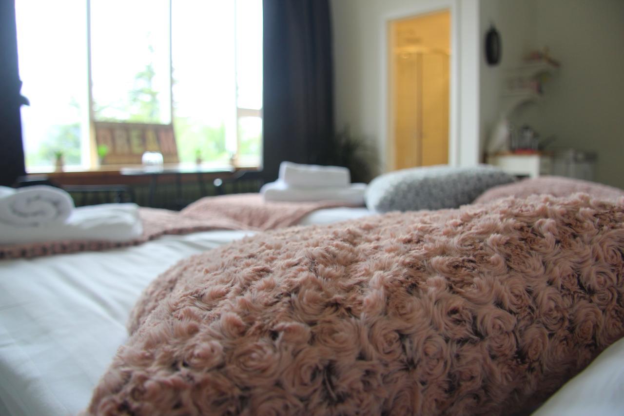 Private And Peaceful One Bedroom Apartments บอร์กาเนส ภายนอก รูปภาพ