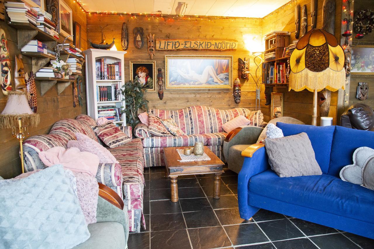 Private And Peaceful One Bedroom Apartments บอร์กาเนส ภายนอก รูปภาพ