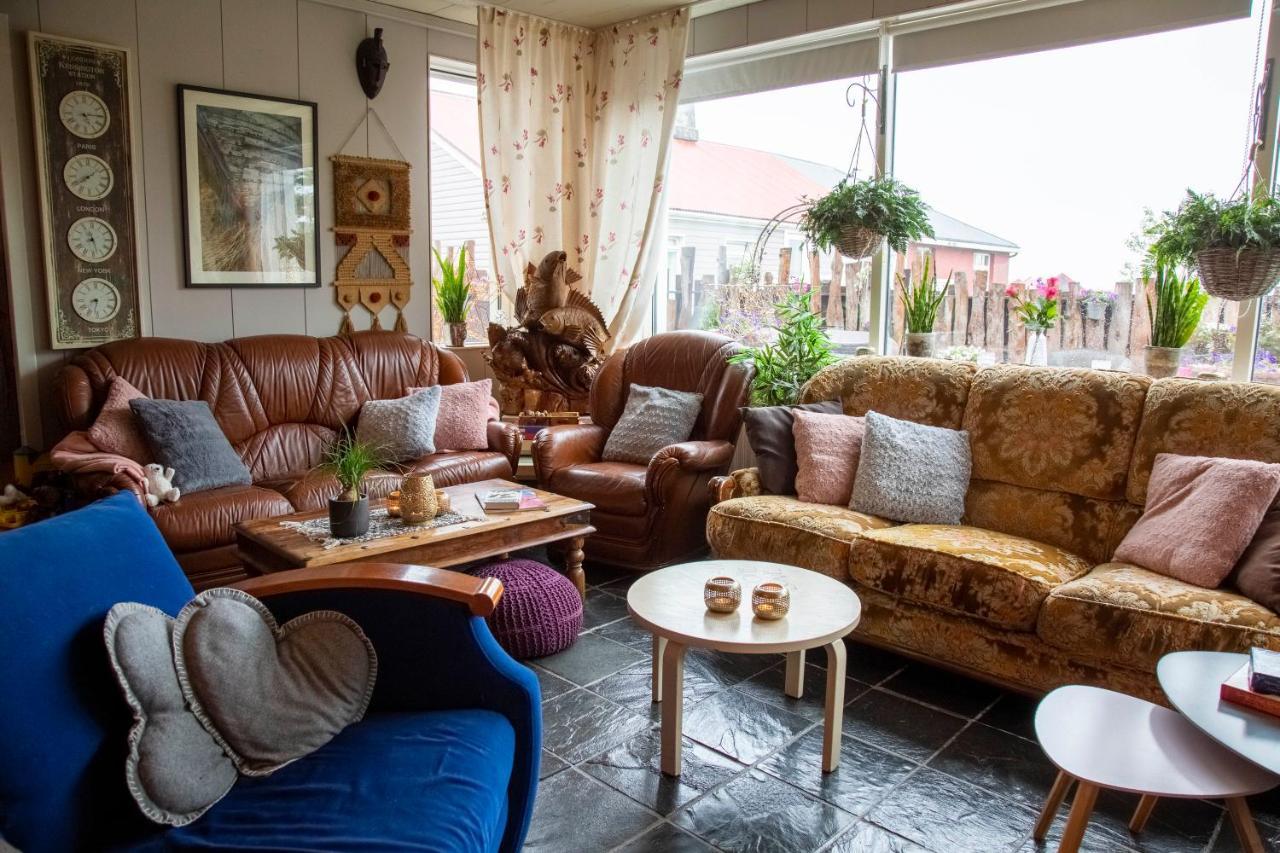 Private And Peaceful One Bedroom Apartments บอร์กาเนส ภายนอก รูปภาพ